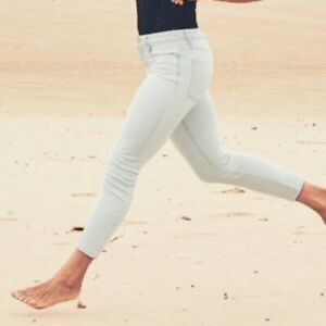 Athleta Sculptek super light wash denim